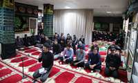 کارکنان ستاد دانشگاه علوم پزشکی هرمزگان در عزای امام حسین (ع) به سوگواری و مداحی پرداختند